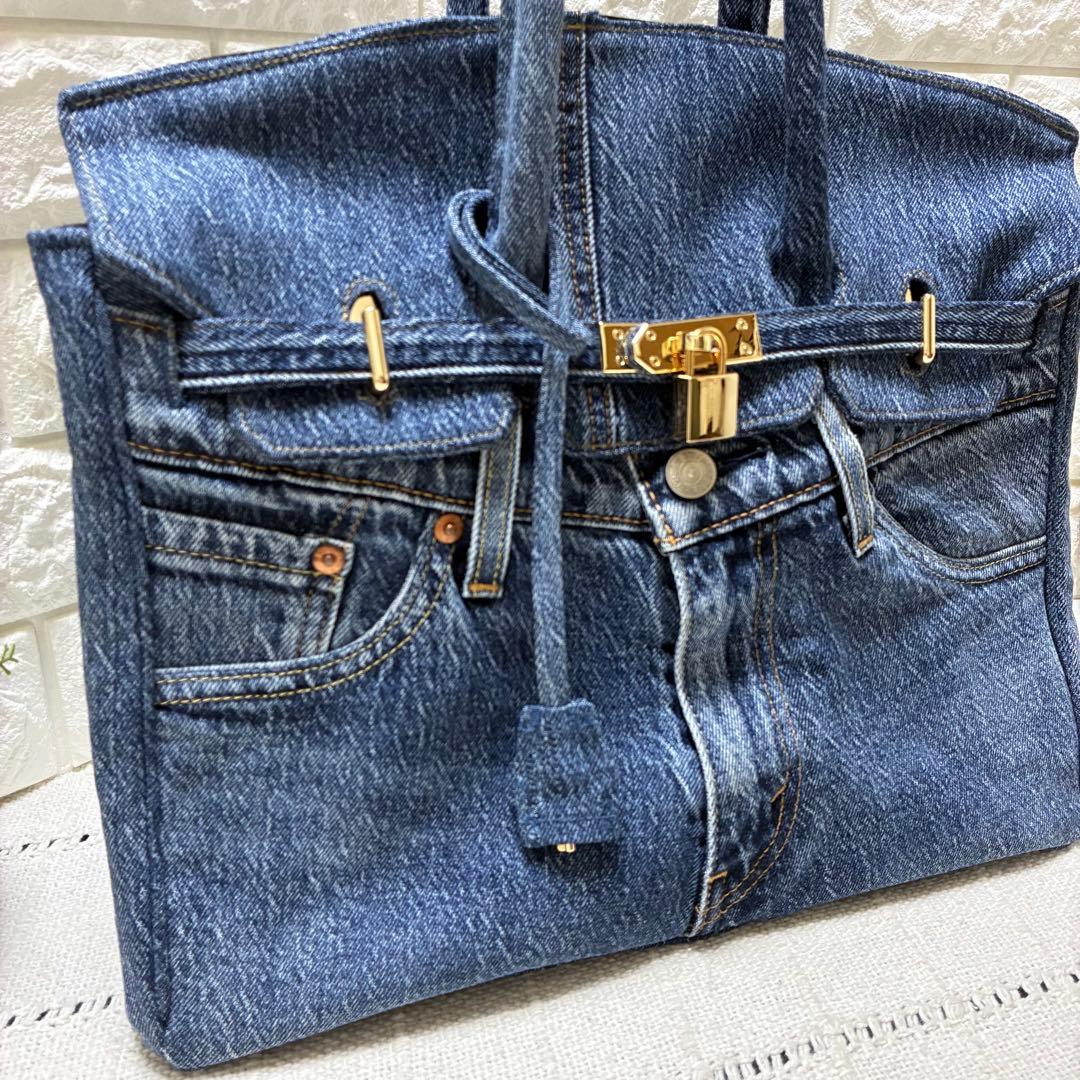 デニムリメイク フラップ付きトートバッグ　M サイズ　やや濃いミディアムブルー