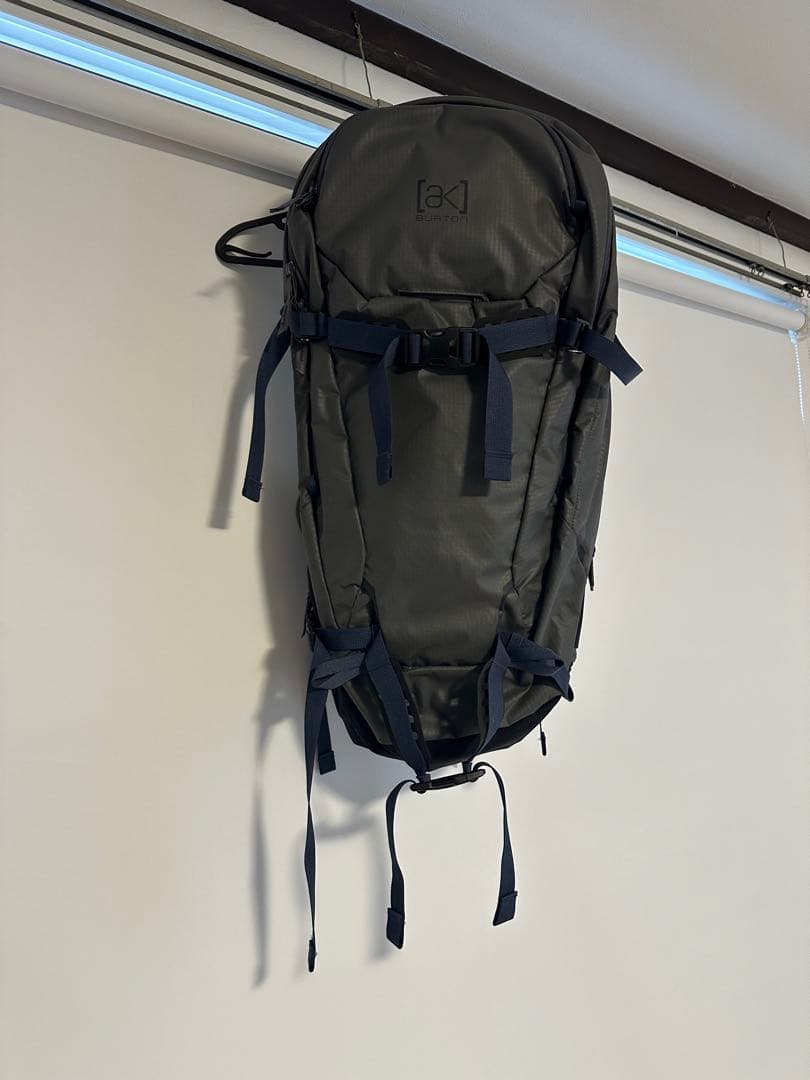 Burton AK incline 30リットル