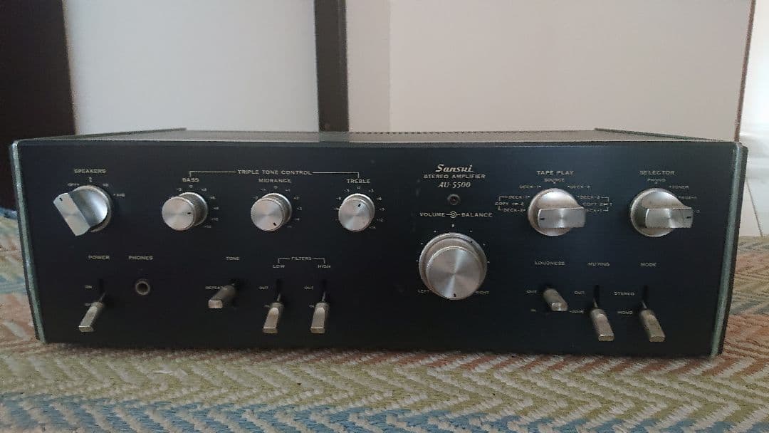ヴィンテージ Sansui AU5500. プリメインアンプ