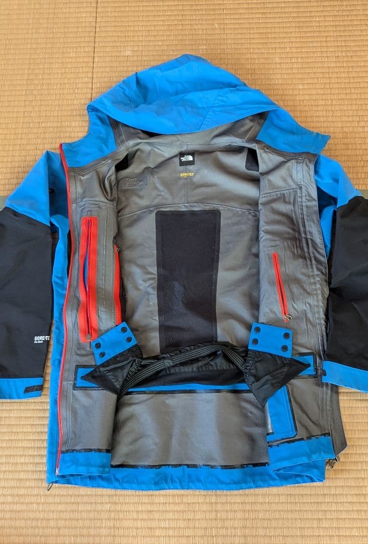 ノースフェイス　ゴアテックス　スキーウェア上下Sサイズ、中古品