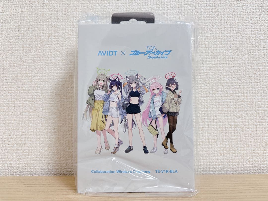 （新品未開封）AVIOT ブルーアーカイブ イヤホン　TE-V1R-BLA
