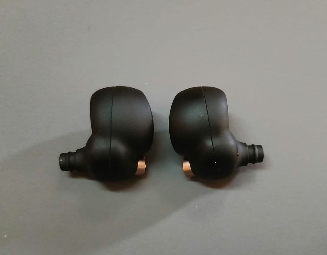 SONY　WF-1000XM4　ワイヤレス　ノイズキャンセリング　イヤホン　④