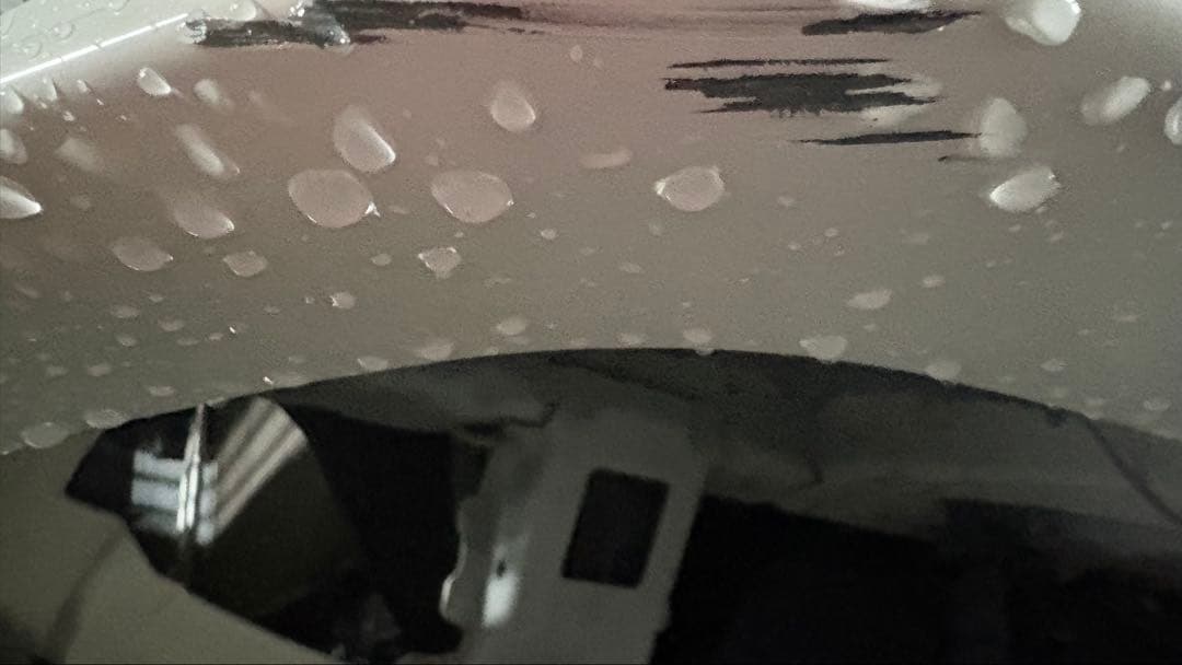 ハイエース ワイド　ホワイトフロントリップ LED付き