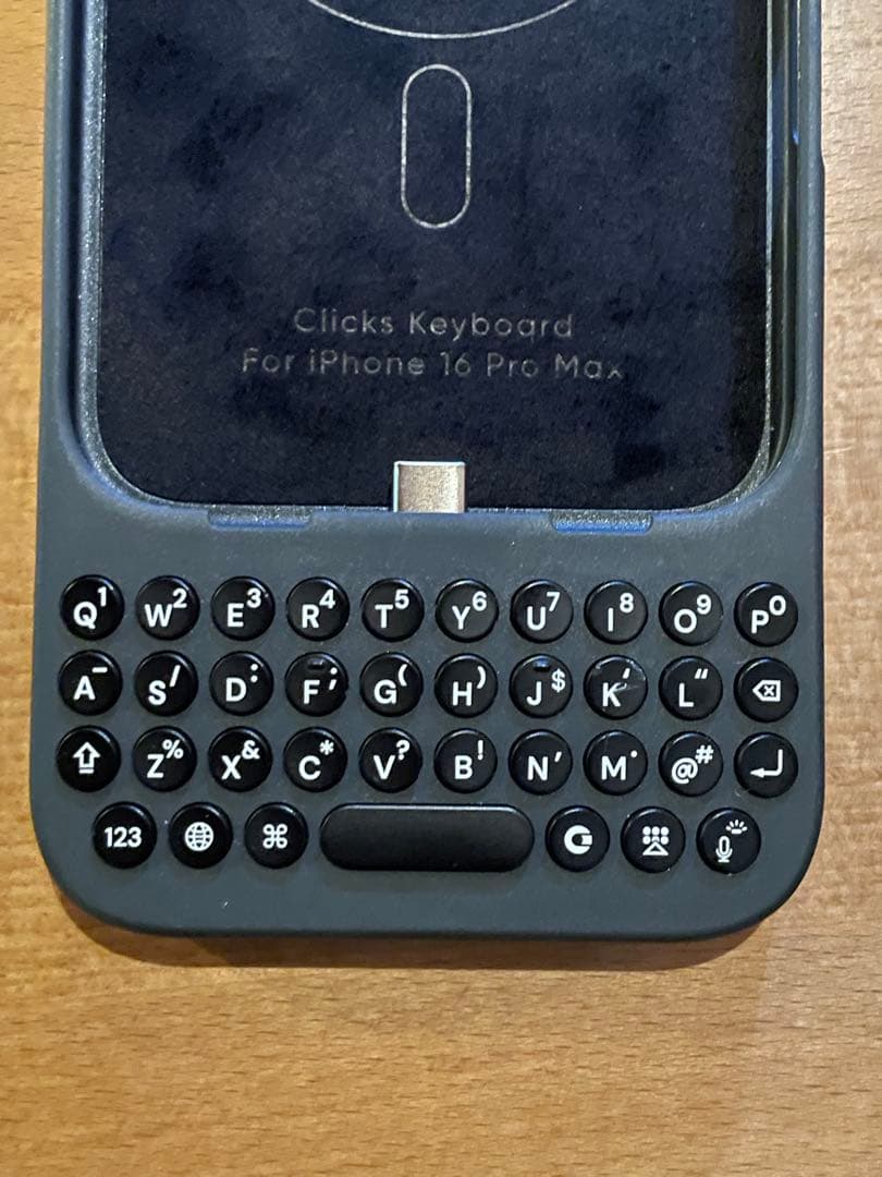 iPhoneアクセサリー Clicks Keyboard 16ProMax