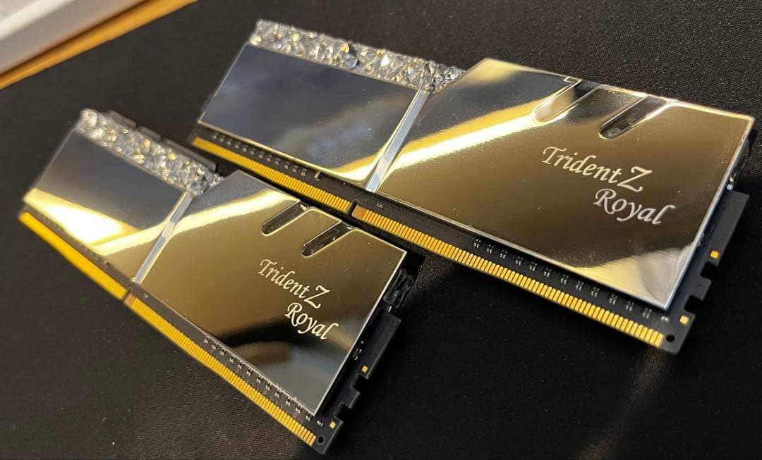 メモリー G.SKILL Trident Z  DDR4-3200 16GB