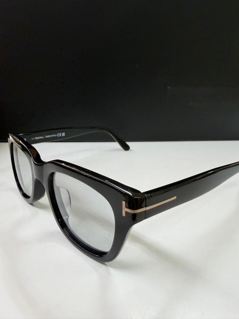 TOM FORD メガネ ライトグレーレンズ 伊製