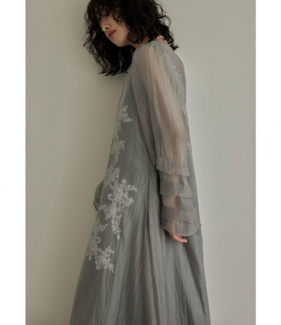 極美品 niana ニアナ ドリードール シアーAラインワンピース M 結婚式