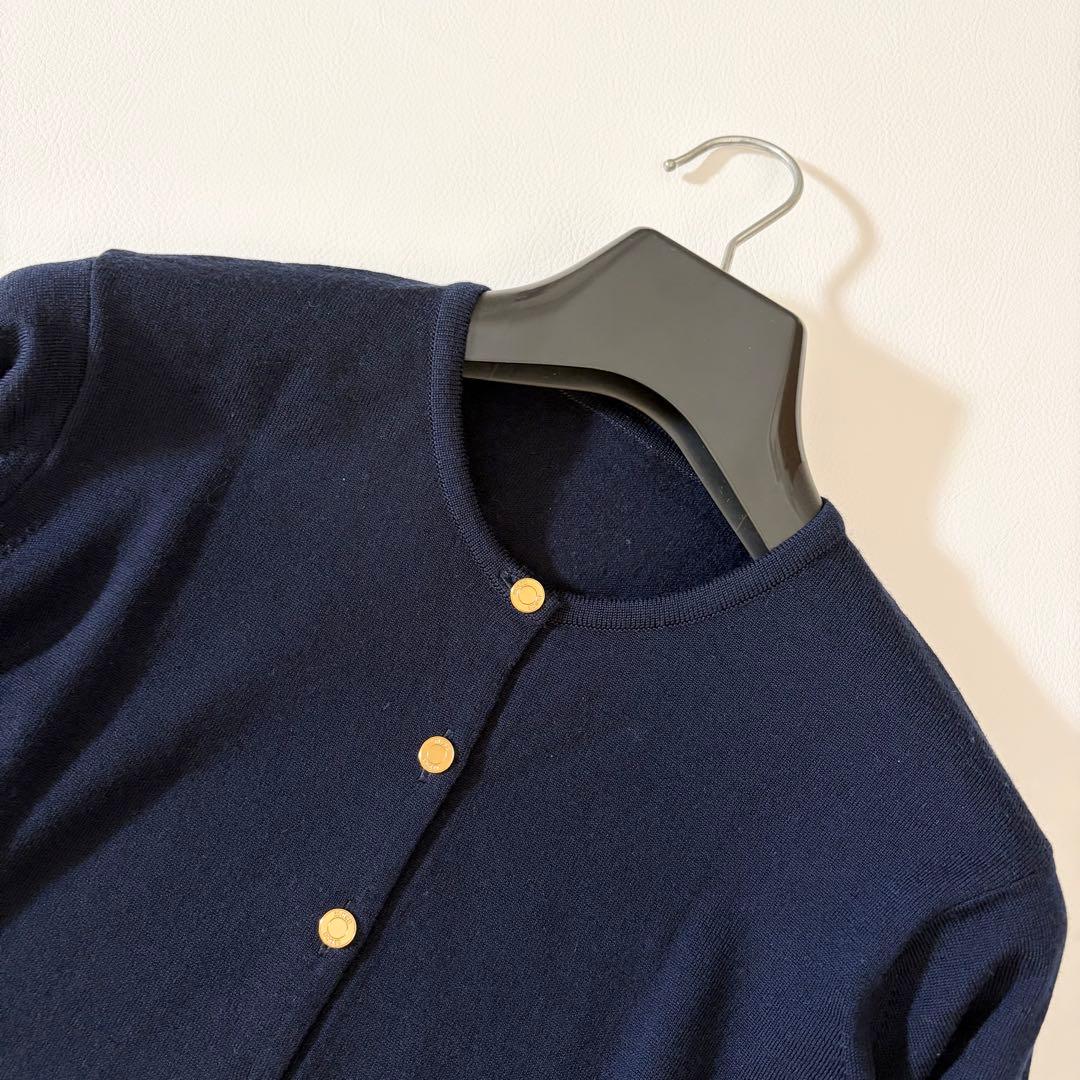 極美品　ミューズドゥーズィエムクラス　カーディガン　金ボタン　クルーネック　紺