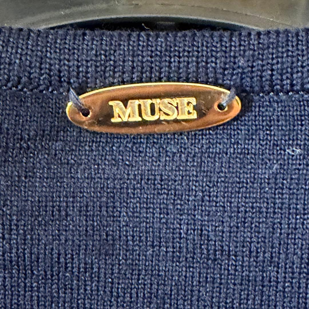 極美品　ミューズドゥーズィエムクラス　カーディガン　金ボタン　クルーネック　紺