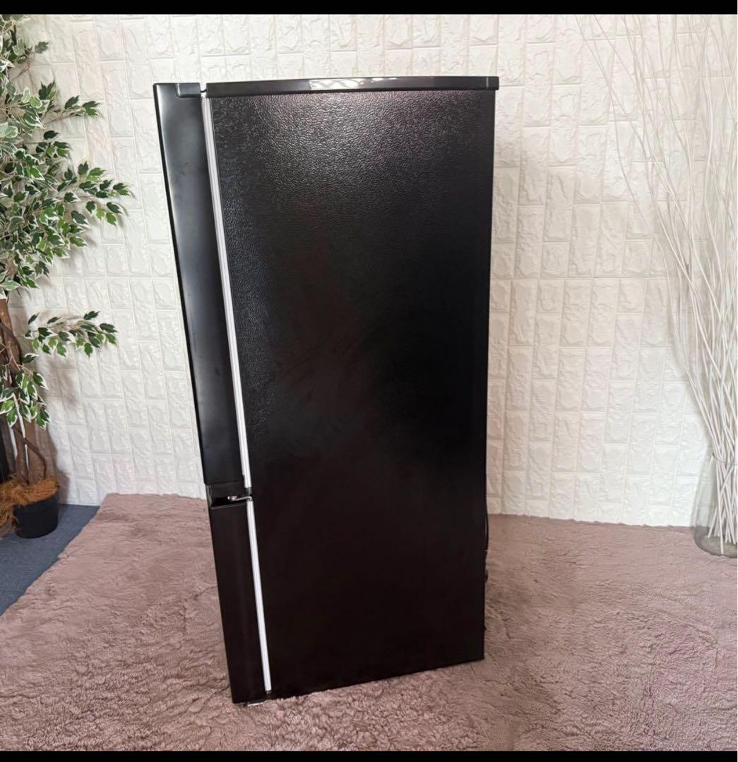2024年製 黒い2ドア冷蔵庫　洗濯機