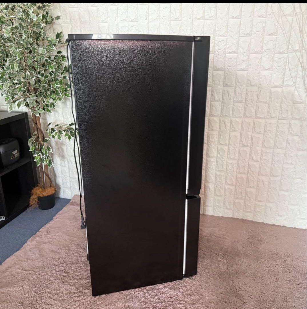 2024年製 黒い2ドア冷蔵庫　洗濯機