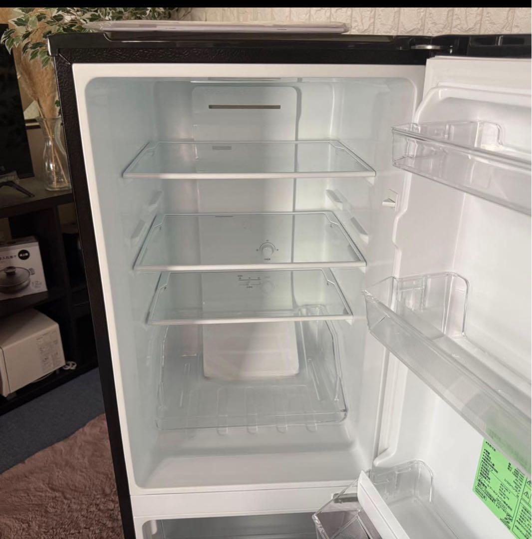 2024年製 黒い2ドア冷蔵庫　洗濯機