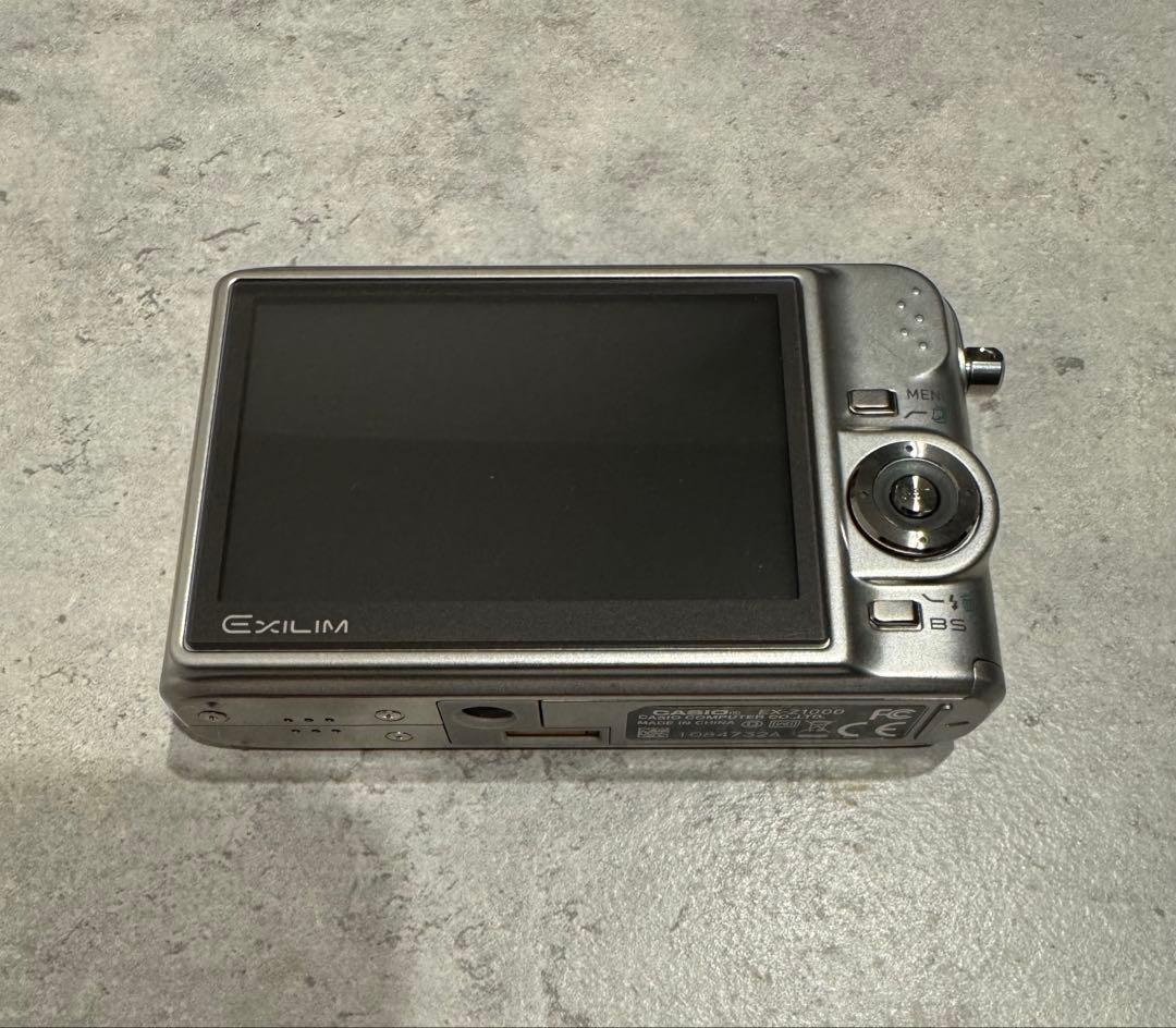 デジタルカメラ CASIO EX-Z1000