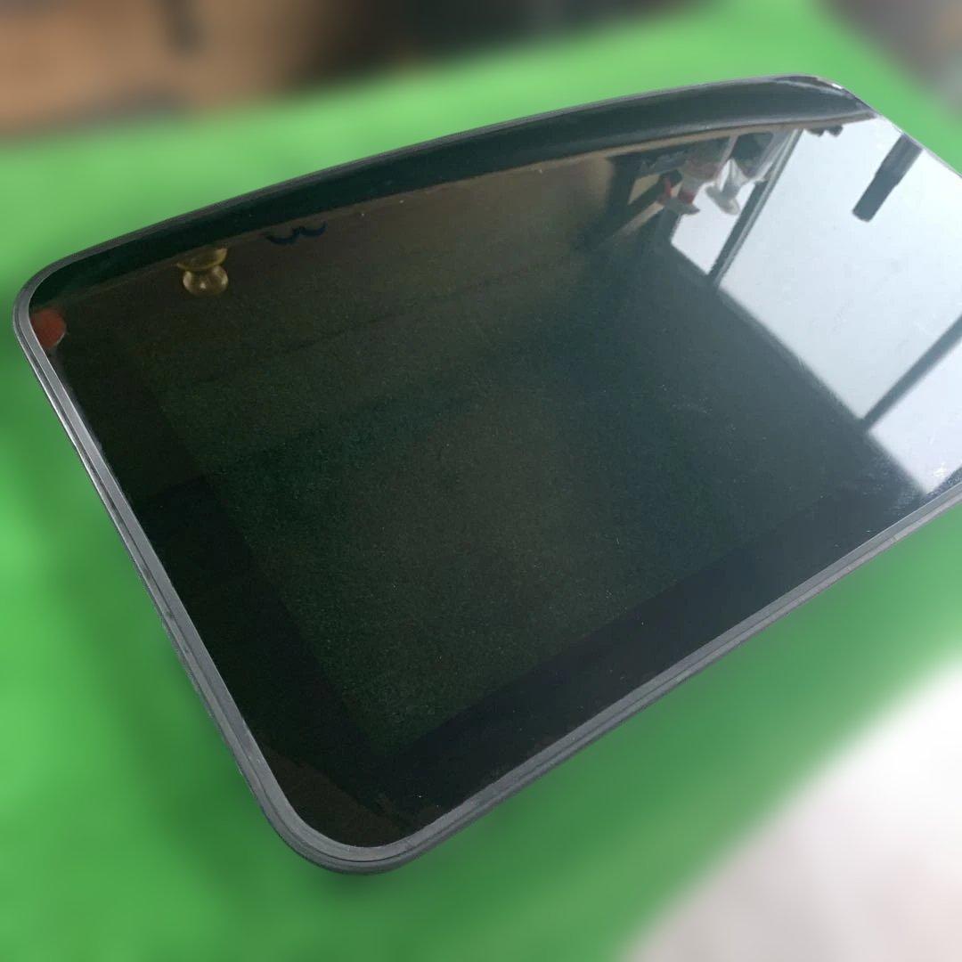 マメ　トヨタ　セルシオ30 後期　純正サンルーフガラス　　希少　中古品