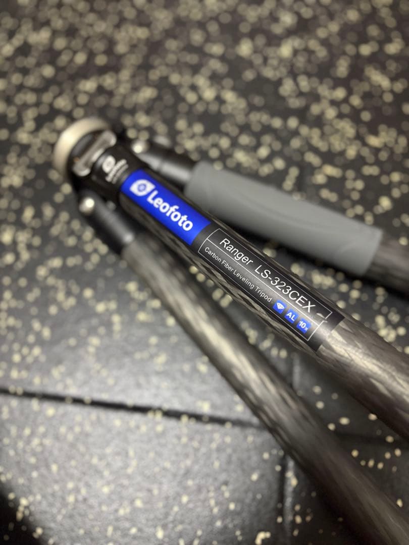 LS-323CEX レベリングベース搭載カーボン三脚Leofotot