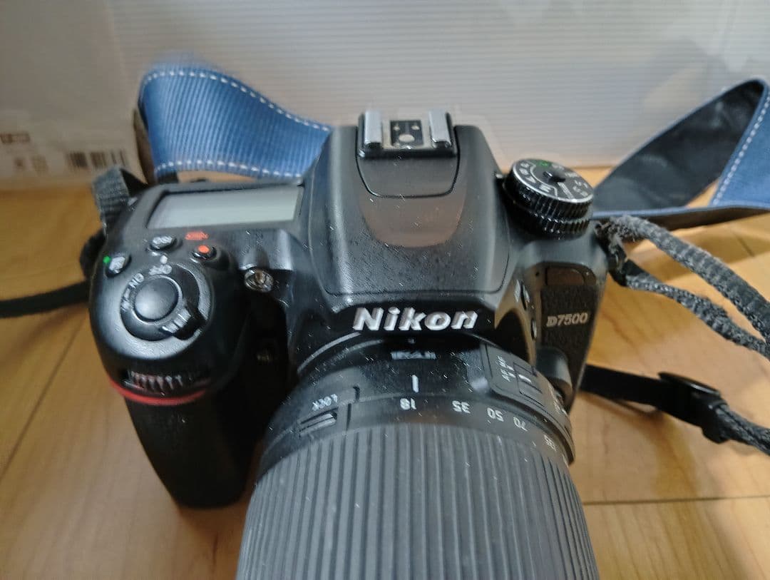 Nikon D7500 デジタル一眼レフとタムロン18-200 B018N