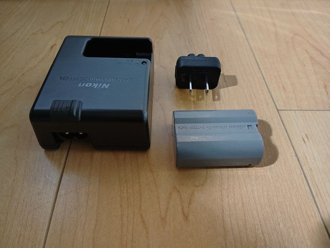 Nikon D7500 デジタル一眼レフとタムロン18-200 B018N