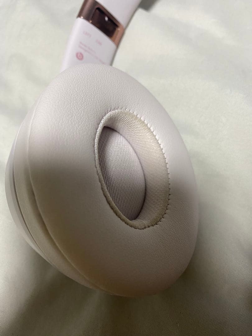 Beats Solo 4 ワイヤレスヘッドフォン クラウドピンク