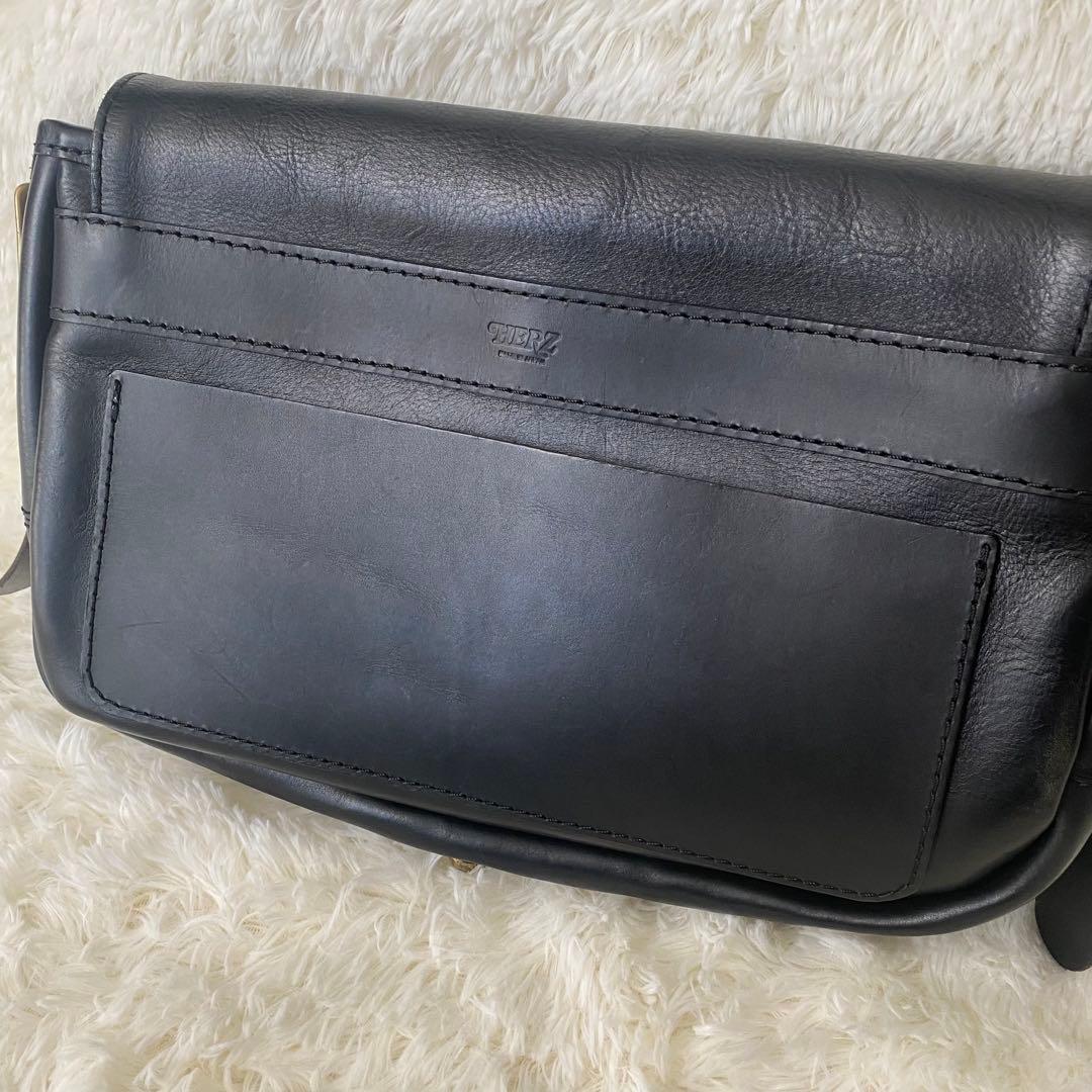 HERZ 総かぶせのメッセンジャーバッグ