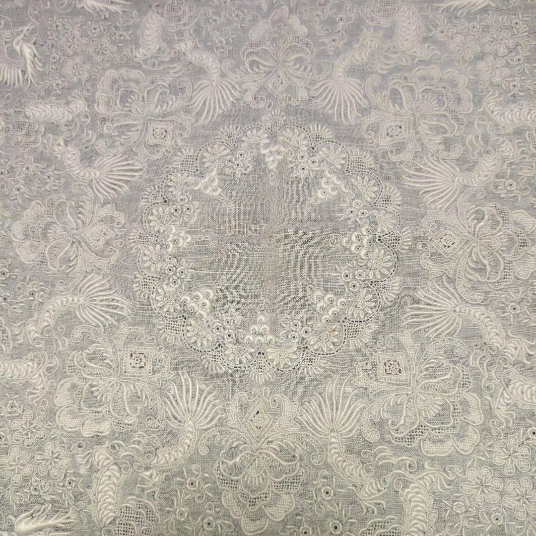 スワトウ刺繍のハンカチーフ