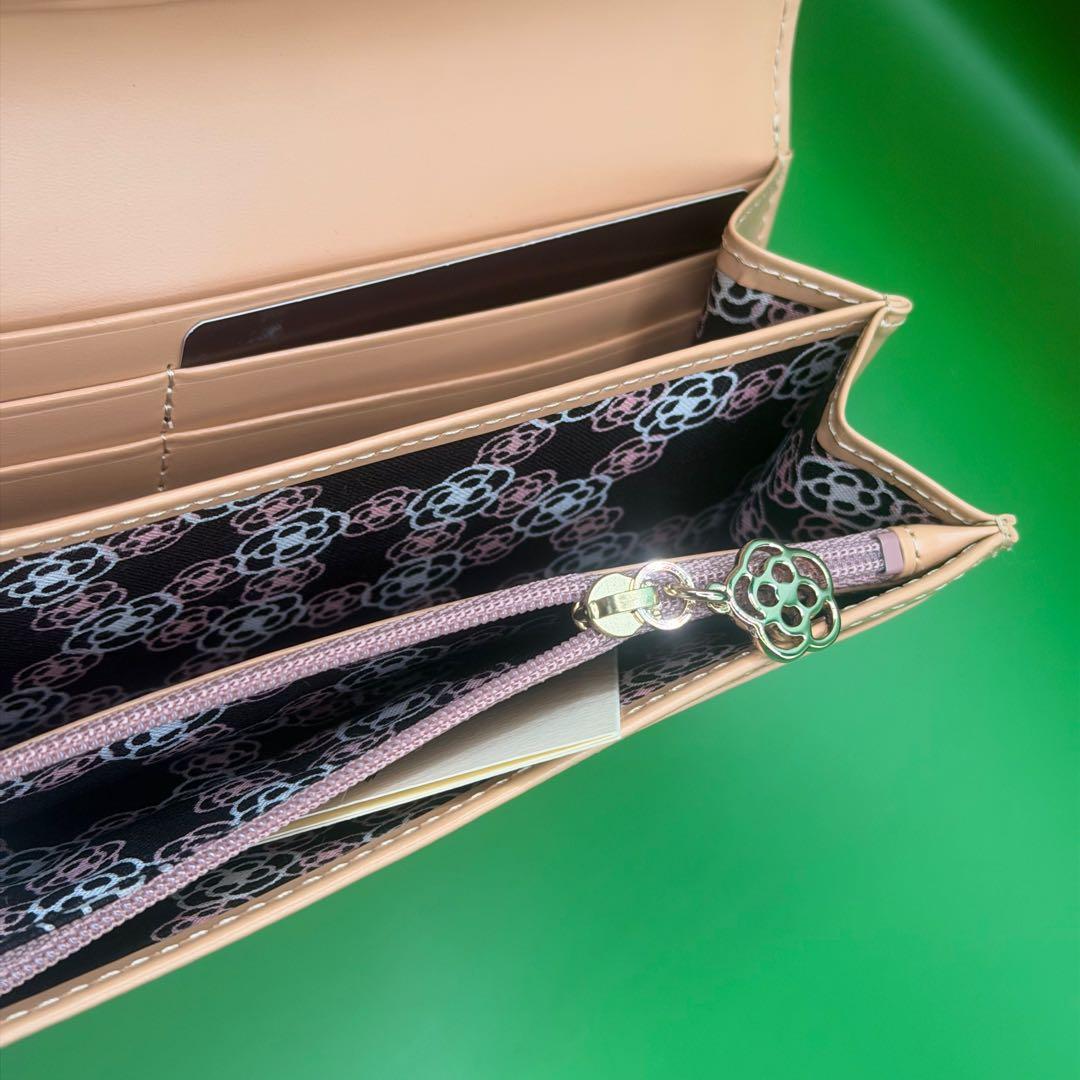 大人気【新品】CLATHA★ベティがま口長財布クレイサス白