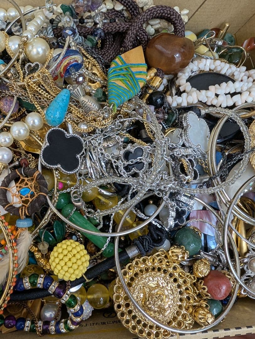 アクセサリーまとめ売り　2.3キロ