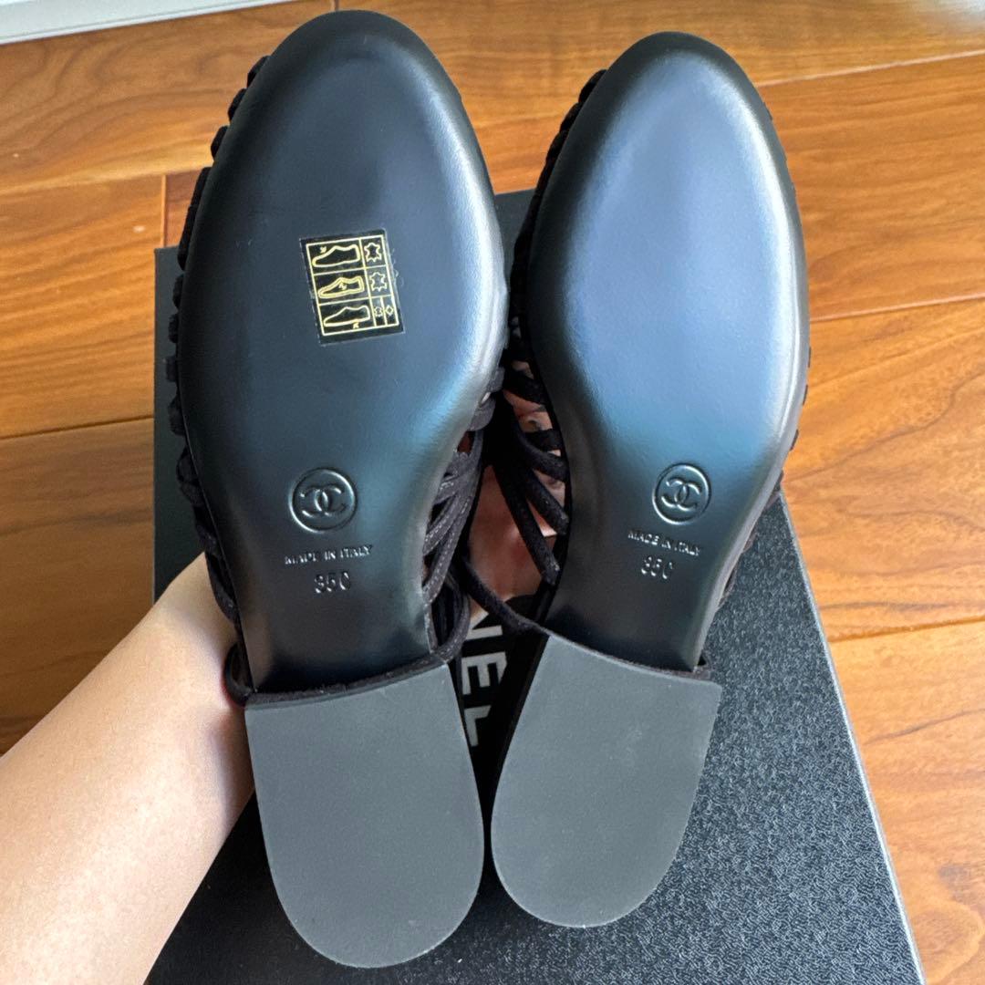 【新品未使用品】CHANEL スウェードカメリアサンダル 35