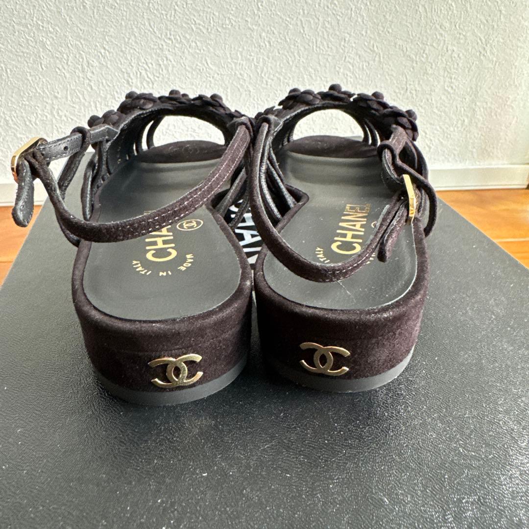 【新品未使用品】CHANEL スウェードカメリアサンダル 35