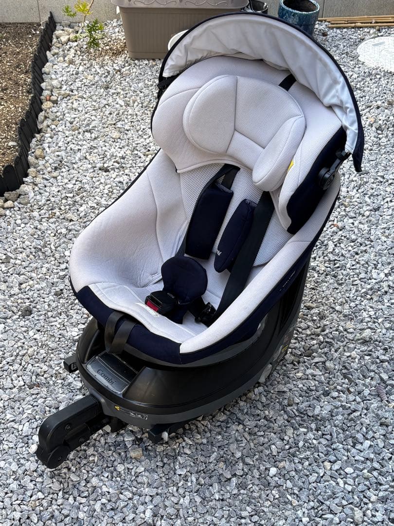 コンビ　クルムーブ　シートクリーニング済み