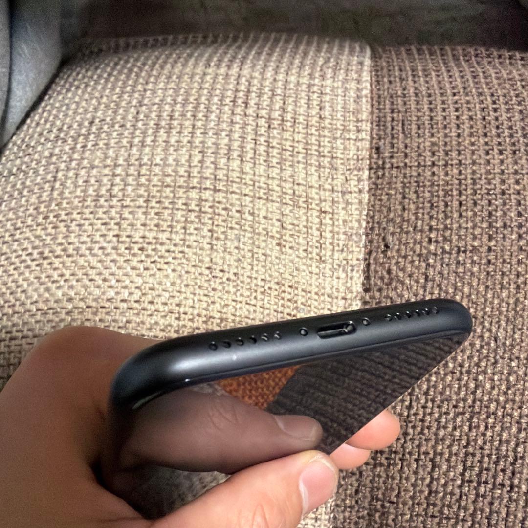 Apple iPhone 11 ブラック 本体(face id使えません)