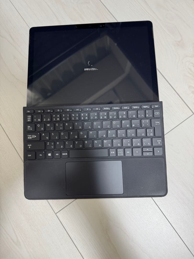 Microsoft Surface go2 本体とキーボード