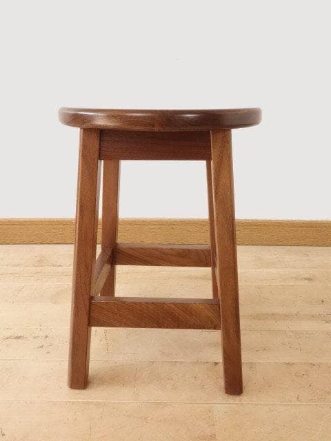 北海道手作り家具　ウォールナット材　スツール