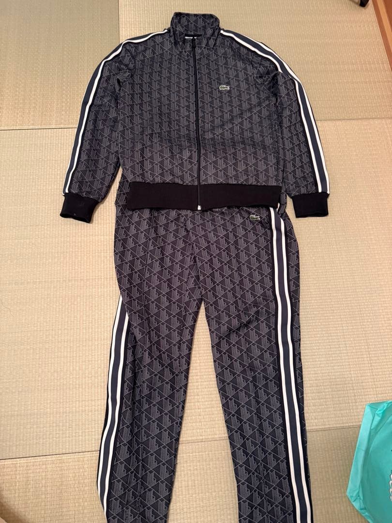 美品　LACOSTE 上だけ