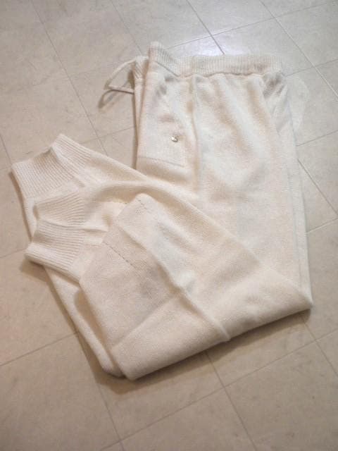 KABEリナシメント◆カシミヤ混ウール！お洒落なオフ白ニットジョガーパンツ