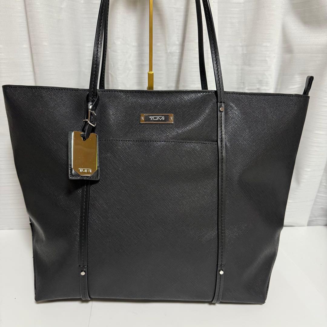⭐️未使用級⭐️TUMI エブリデイトートバッグ　レザー　ブラック　A収納可能