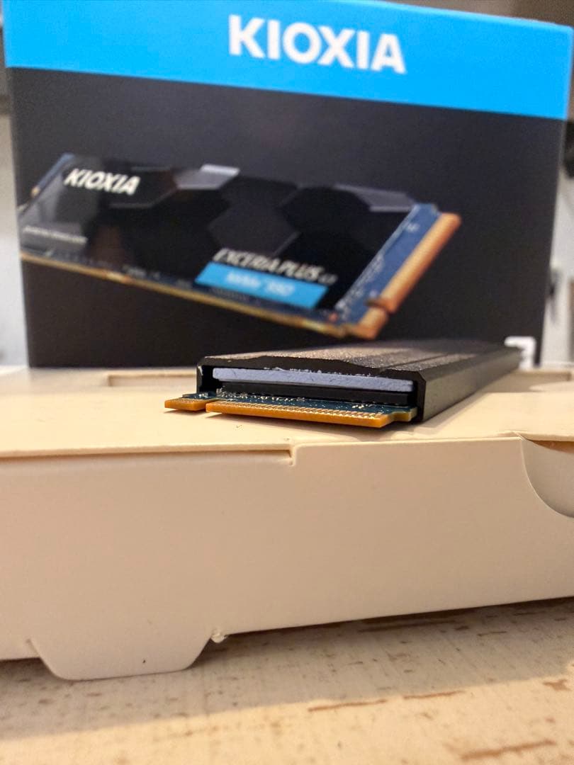 キオクシア SSD 2TB Gen4 / ヒートシンク付・外付け使用品