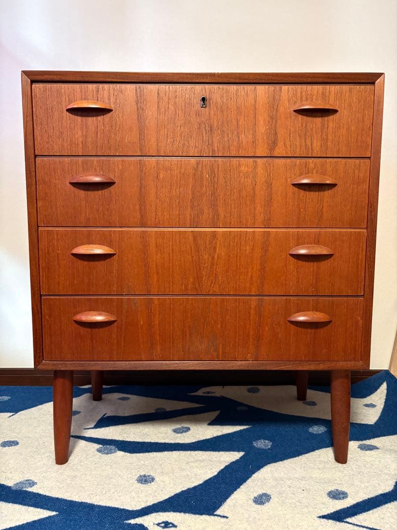 北欧ヴィンテージ チーク 4段チェスト　デンマーク