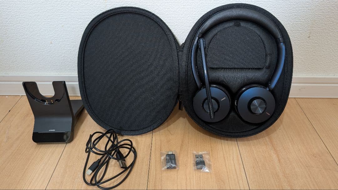 【美品】Anker PowerConf H700 充電スタンド付き