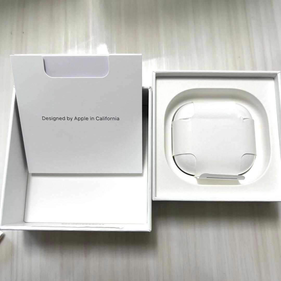 Apple AirPods4 本体 ホワイト　純正品