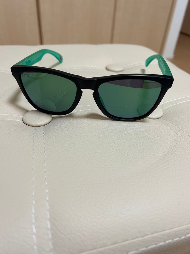 S*K様 【美品】Oakley フロッグスキン ブラック/グリーン