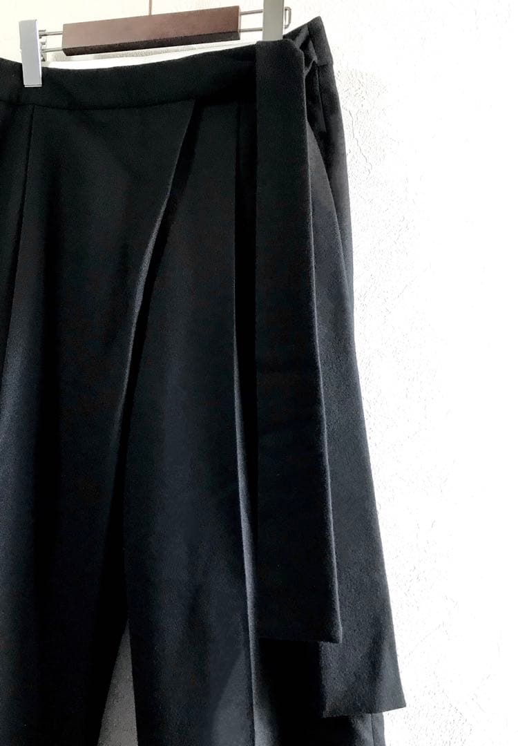 ◎ ADORE ウールサキソニーサイドリボンセンタープレスパンツ 38