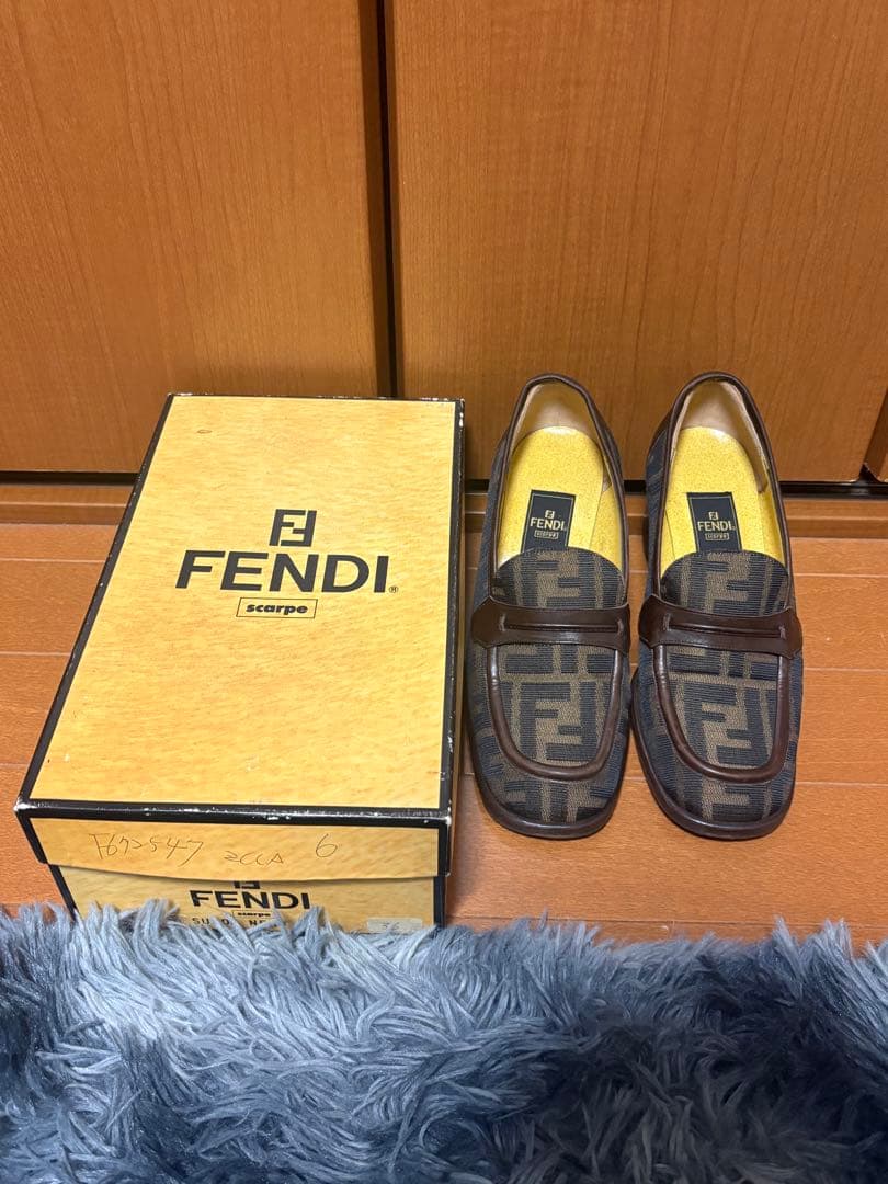 美品 FENDI フェンディ ズッカ柄 ローファー ダークブラウン