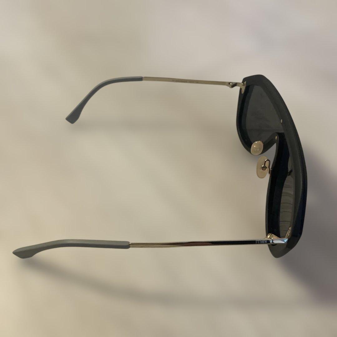 FENDI シールドスタイル サングラス