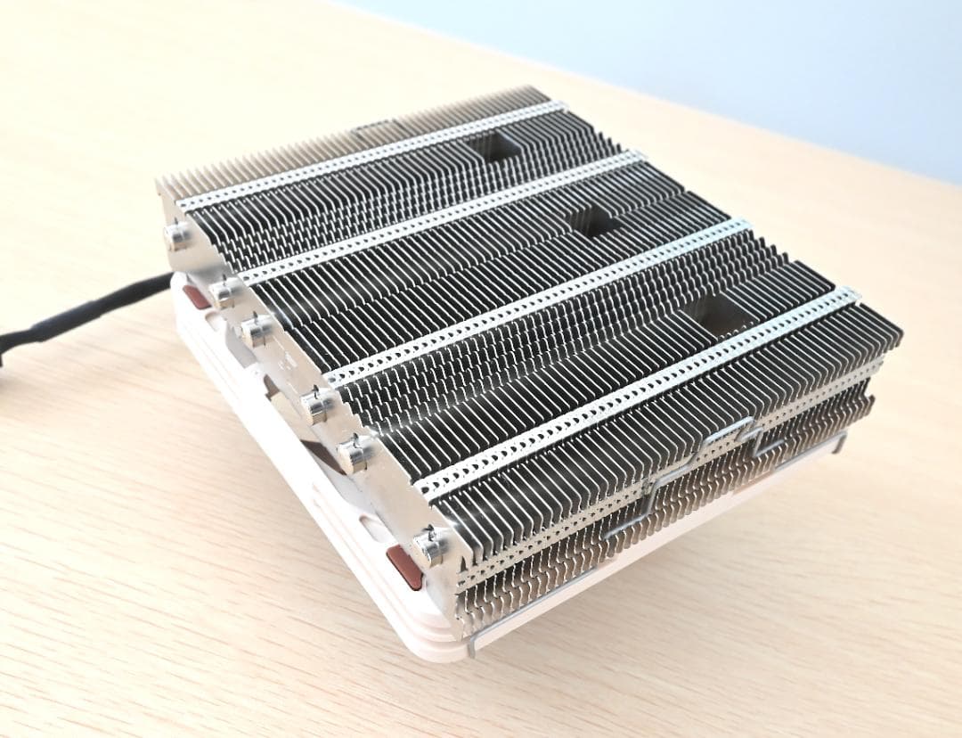 PC用ファン・クーラー nocture NH-L12Sx77