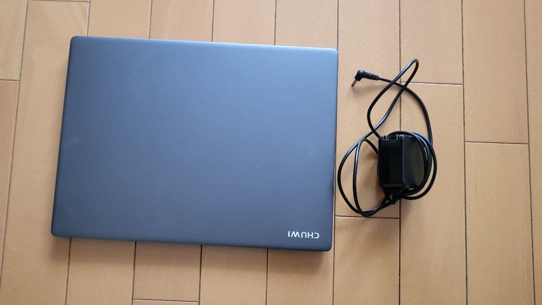 CHUWI ノートパソコン グレー ACアダプター付き