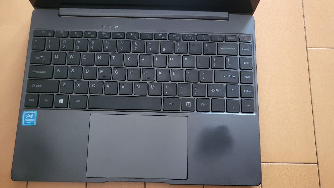 CHUWI ノートパソコン グレー ACアダプター付き