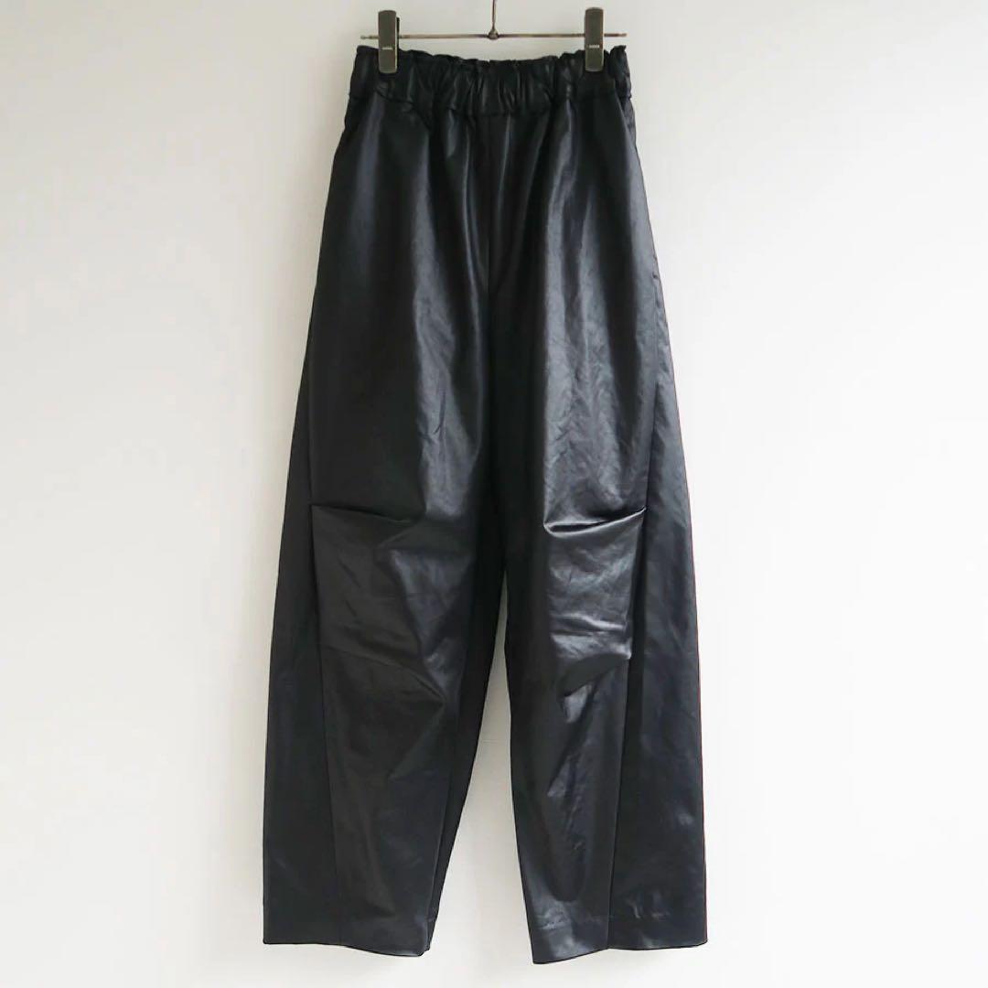 IIROT/イロットLeather touch trouser
