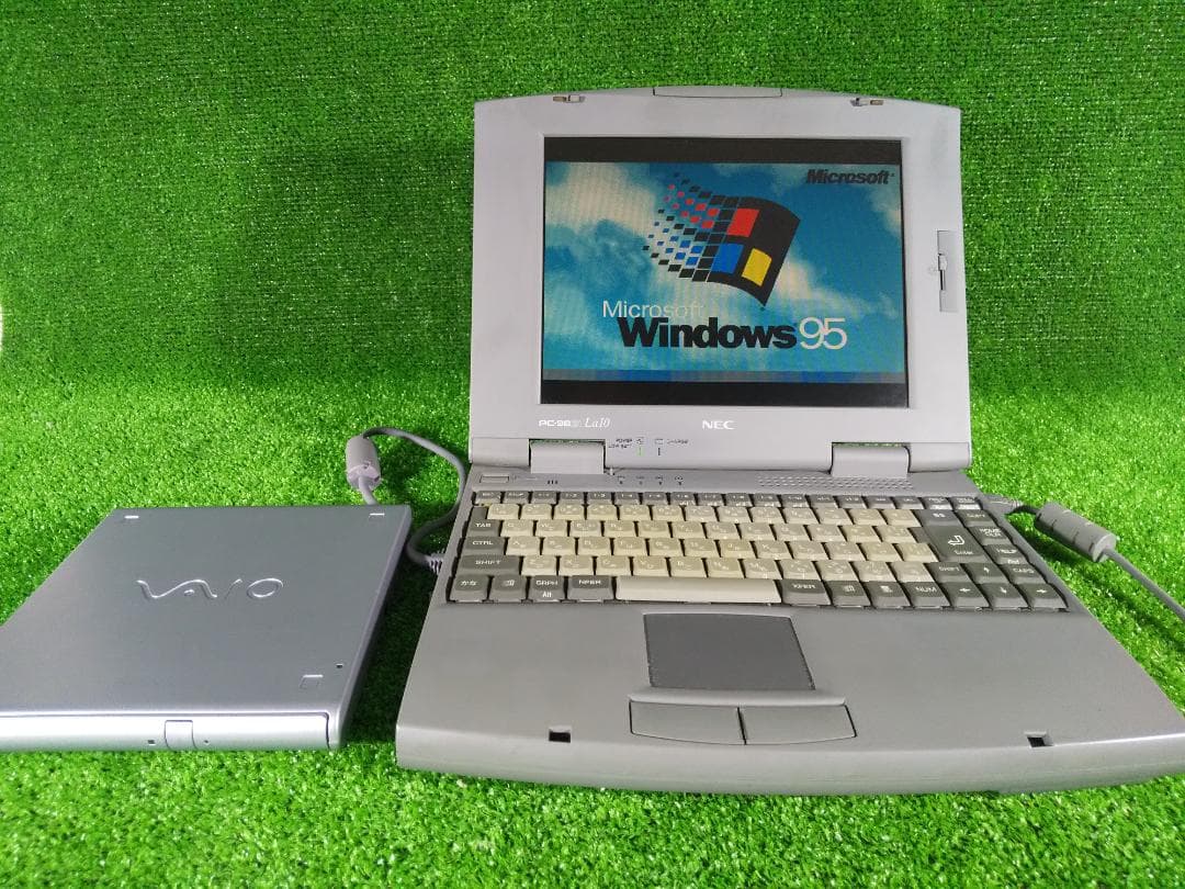 PC-9821La10／Win95 ＆ ECO ／外付けCDドライブ／ AC付
