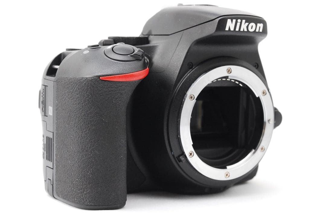 美品✨Nikon D5600 ダブルレンズ Bluetooth搭載S数1837回