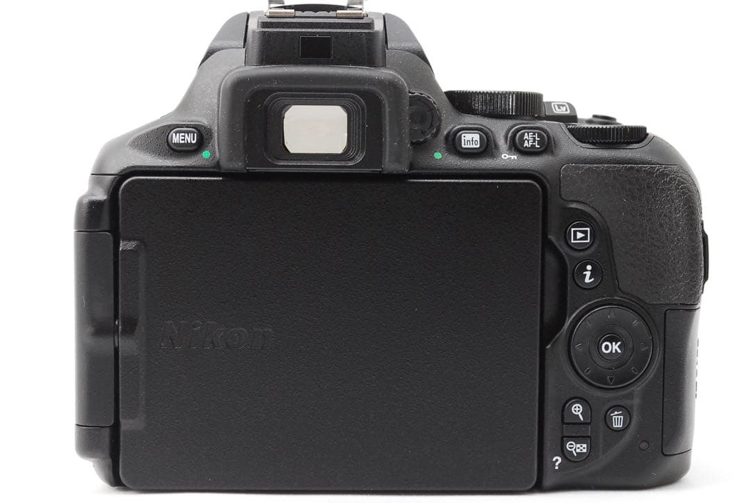 美品✨Nikon D5600 ダブルレンズ Bluetooth搭載S数1837回